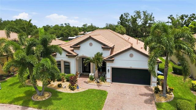 8051 36TH STREET CIRCLE E, Sarasota, FL 34243