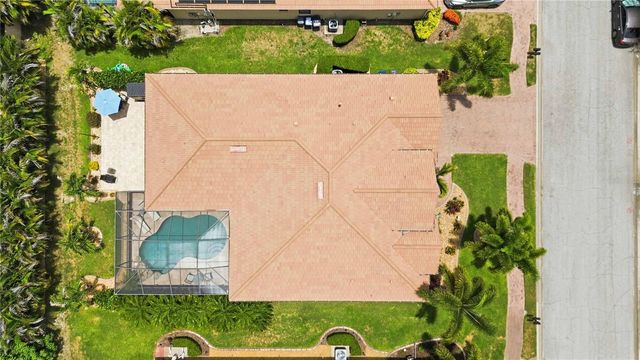 8051 36TH STREET CIRCLE E, Sarasota, FL 34243