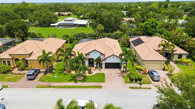 8051 36TH STREET CIRCLE E, Sarasota, FL 34243