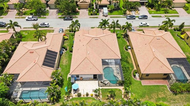 8051 36TH STREET CIRCLE E, Sarasota, FL 34243