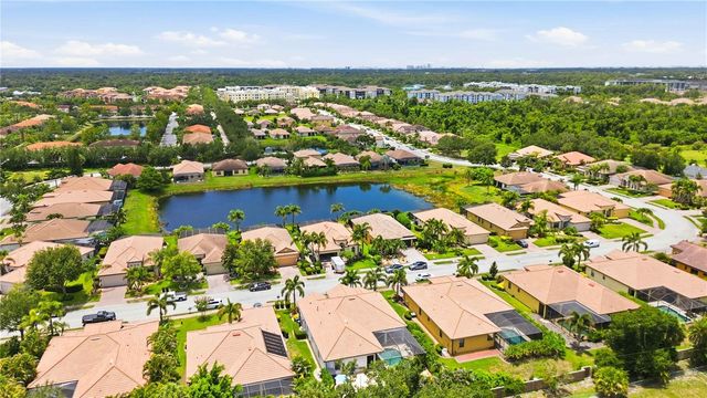 8051 36TH STREET CIRCLE E, Sarasota, FL 34243