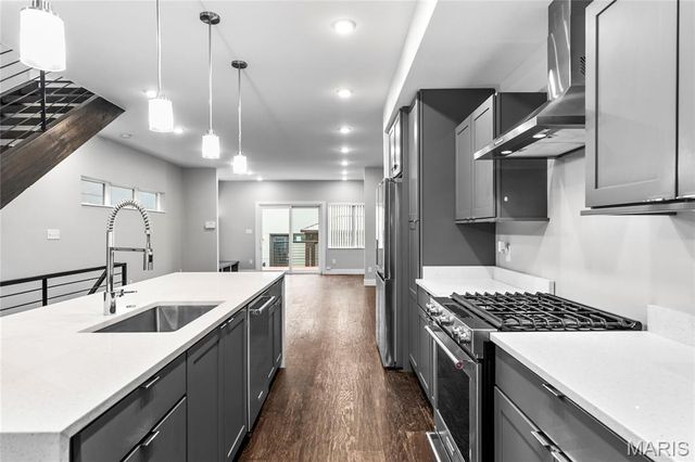 4424 Vista Avenue, St Louis, MO 63110