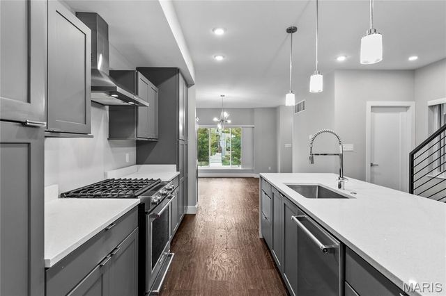 4424 Vista Avenue, St Louis, MO 63110