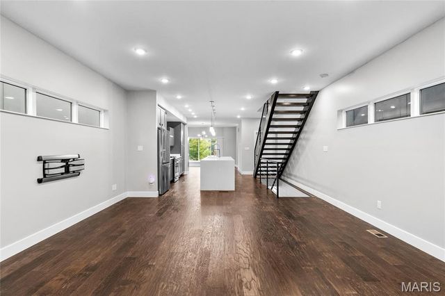 4424 Vista Avenue, St Louis, MO 63110