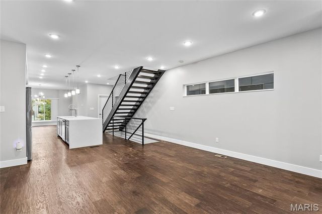 4424 Vista Avenue, St Louis, MO 63110