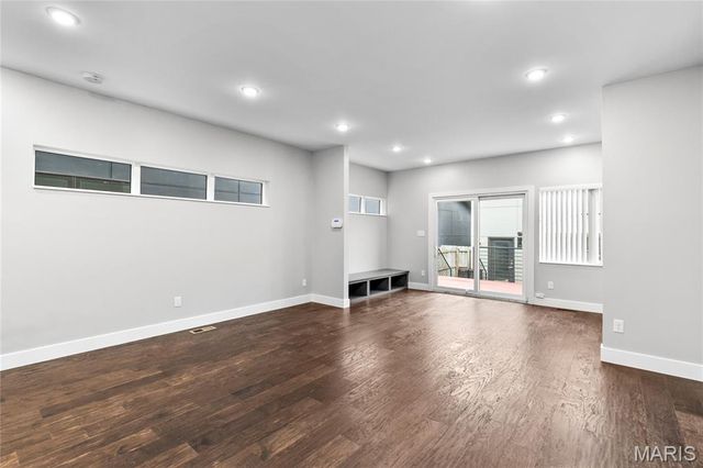 4424 Vista Avenue, St Louis, MO 63110