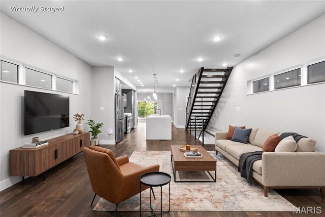 4424 Vista Avenue, St Louis, MO 63110