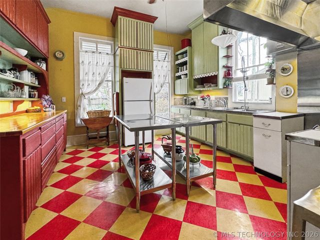 224 W Chickasaw Street, Tahlequah, OK 74464