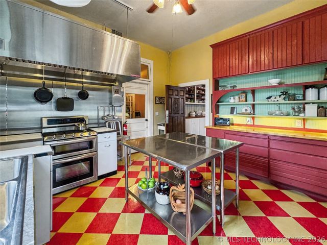 224 W Chickasaw Street, Tahlequah, OK 74464