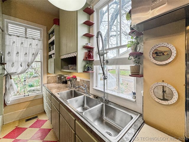 224 W Chickasaw Street, Tahlequah, OK 74464