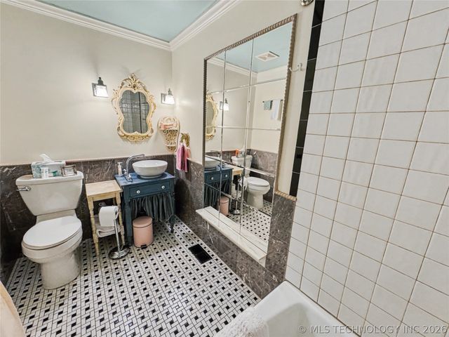 224 W Chickasaw Street, Tahlequah, OK 74464