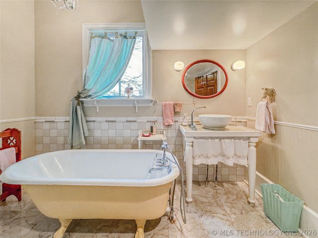 224 W Chickasaw Street, Tahlequah, OK 74464