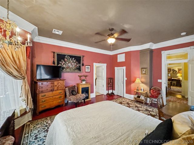 224 W Chickasaw Street, Tahlequah, OK 74464