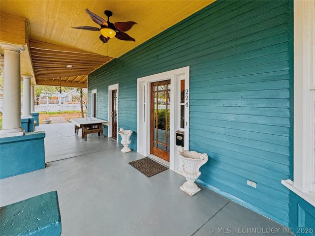 224 W Chickasaw Street, Tahlequah, OK 74464