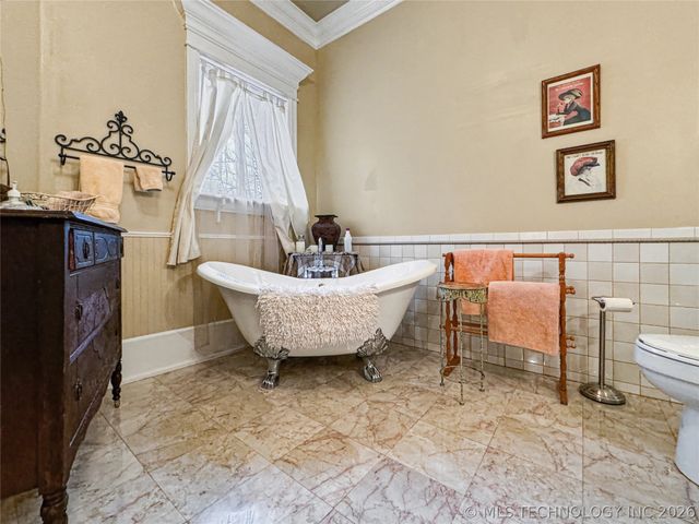 224 W Chickasaw Street, Tahlequah, OK 74464