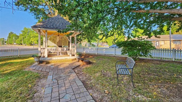 224 W Chickasaw Street, Tahlequah, OK 74464