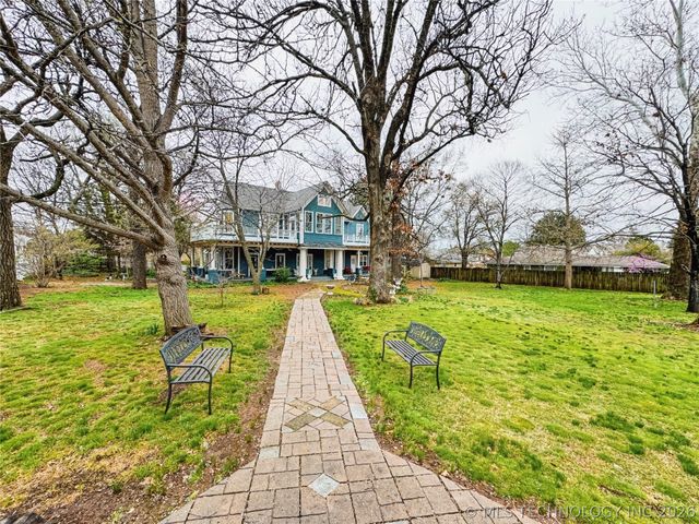 224 W Chickasaw Street, Tahlequah, OK 74464