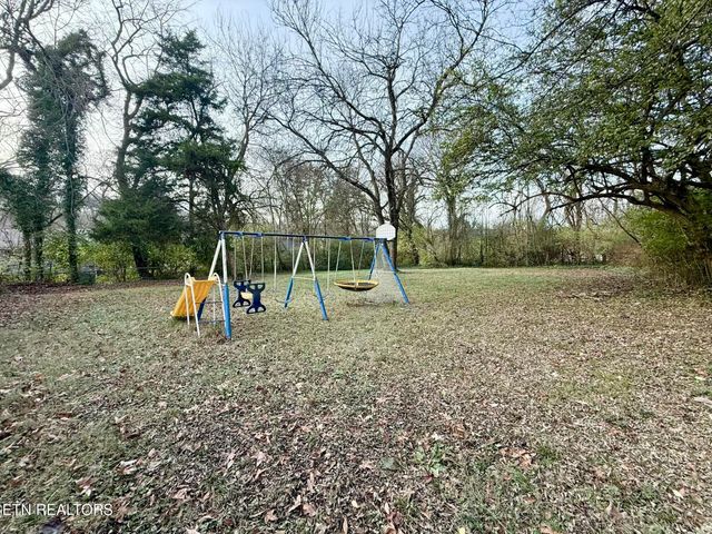 2516 Wayland Ave, Knoxville, TN 37914