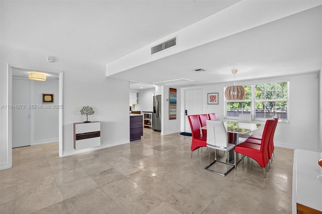 3611 Oaks Clubhouse Drive 202, Pompano Beach, FL 33069