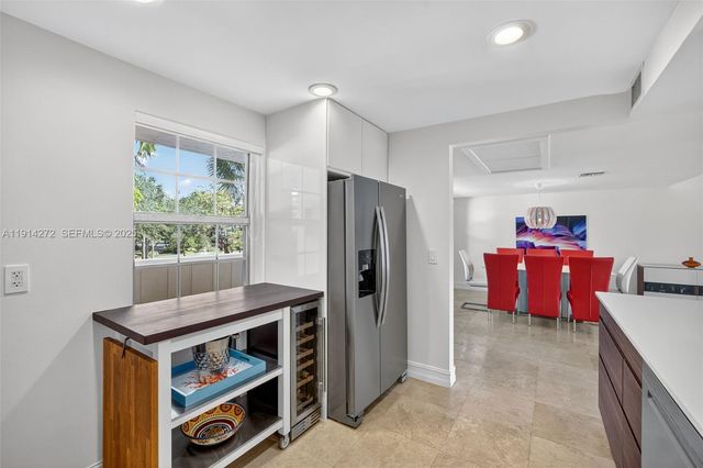3611 Oaks Clubhouse Drive 202, Pompano Beach, FL 33069