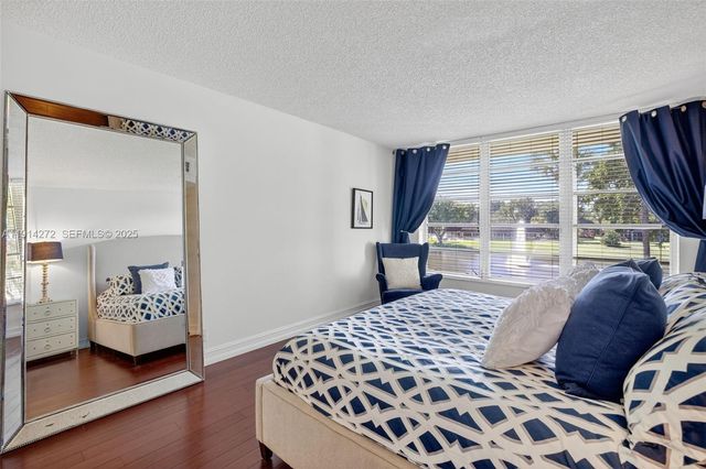 3611 Oaks Clubhouse Drive 202, Pompano Beach, FL 33069