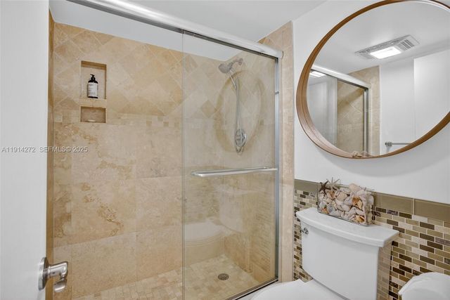 3611 Oaks Clubhouse Drive 202, Pompano Beach, FL 33069