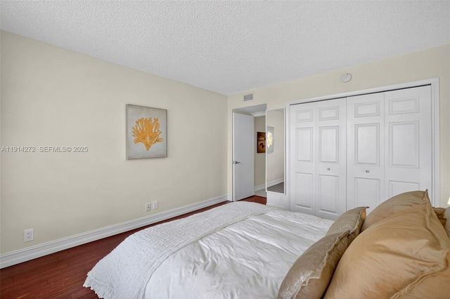3611 Oaks Clubhouse Drive 202, Pompano Beach, FL 33069