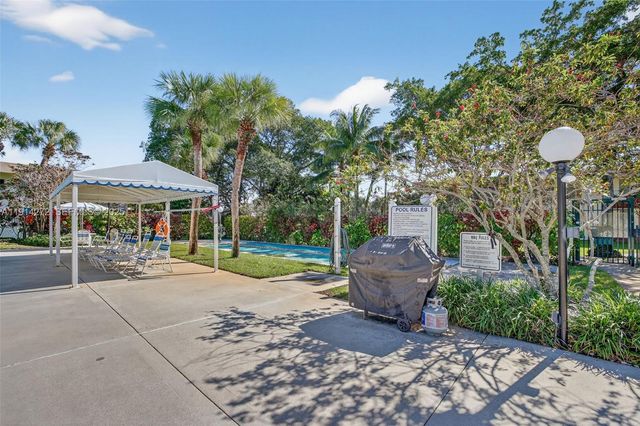 3611 Oaks Clubhouse Drive 202, Pompano Beach, FL 33069