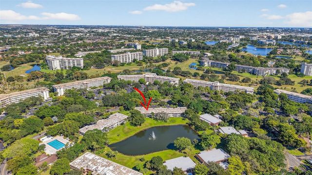 3611 Oaks Clubhouse Drive 202, Pompano Beach, FL 33069