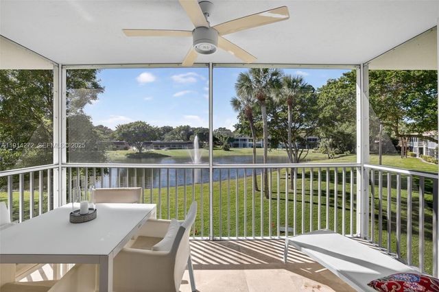3611 Oaks Clubhouse Drive 202, Pompano Beach, FL 33069