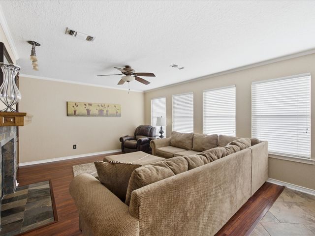 3428 Pembroke Place, Bedford, TX 76021