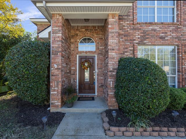 3428 Pembroke Place, Bedford, TX 76021