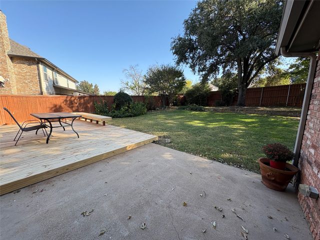 3428 Pembroke Place, Bedford, TX 76021
