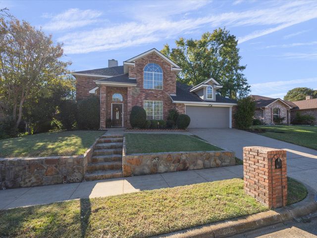 3428 Pembroke Place, Bedford, TX 76021