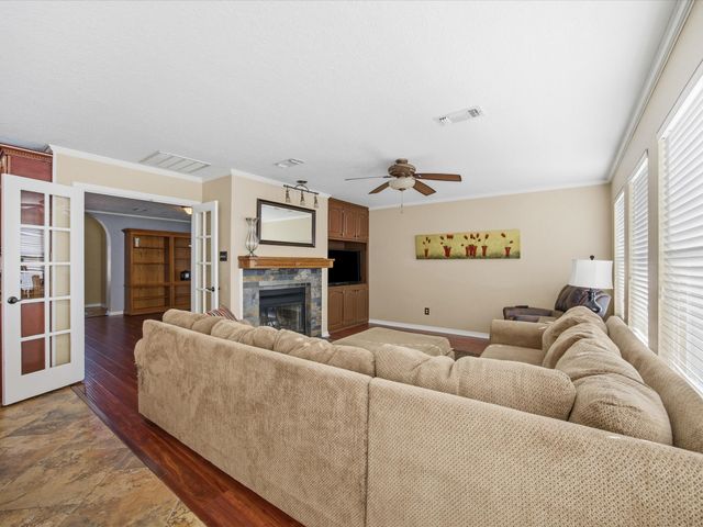 3428 Pembroke Place, Bedford, TX 76021