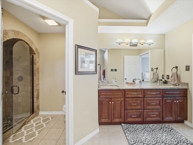 3428 Pembroke Place, Bedford, TX 76021