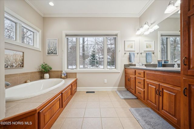 125 Turnberry Drive, Bryan, OH 43506