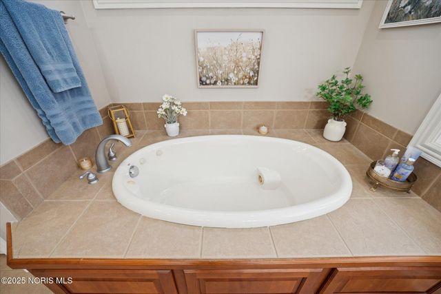 125 Turnberry Drive, Bryan, OH 43506