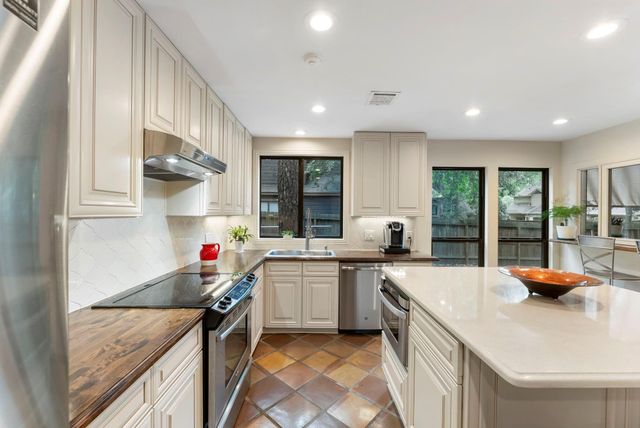 3 Song Sparrow Place, The Woodlands, TX 77381