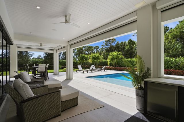 10200 SE Sandpine Lane, Hobe Sound, FL 33455