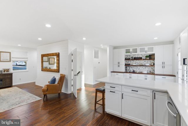 4460 SCOTTS RD, Marshall, VA 20115