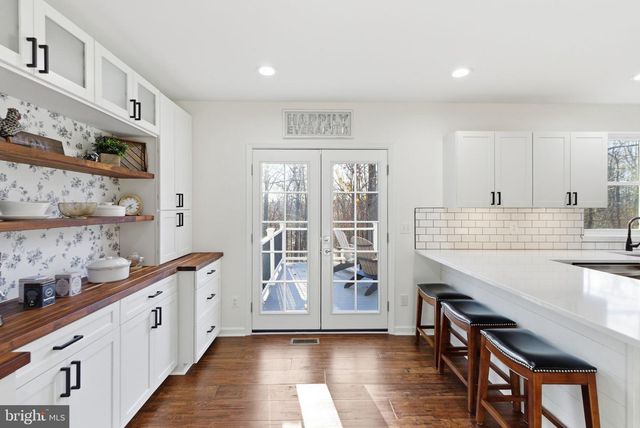 4460 SCOTTS RD, Marshall, VA 20115