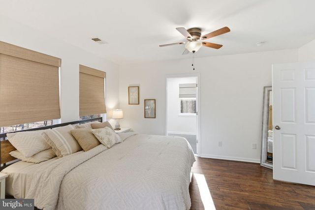 4460 SCOTTS RD, Marshall, VA 20115