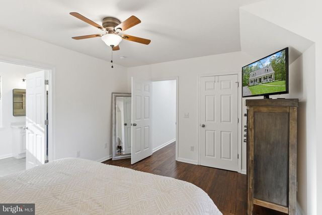 4460 SCOTTS RD, Marshall, VA 20115