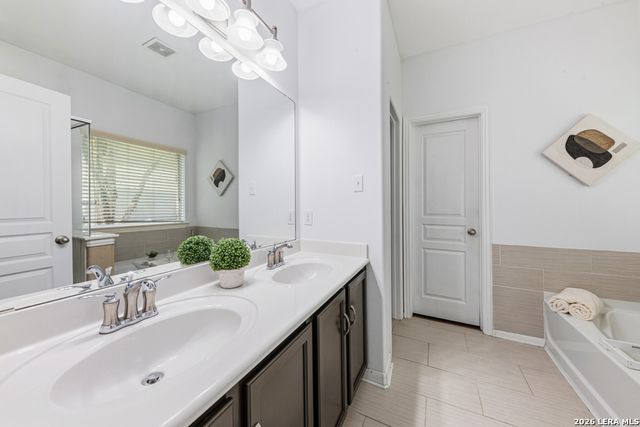105 Juniper Ct, San Marcos, TX 78666