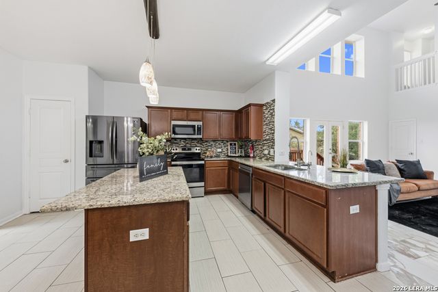 105 Juniper Ct, San Marcos, TX 78666