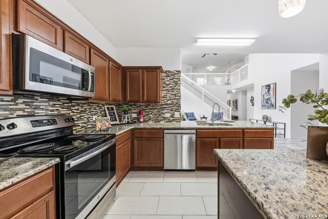 105 Juniper Ct, San Marcos, TX 78666