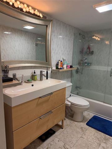 555 NE 15th St 19E, Miami, FL 33132