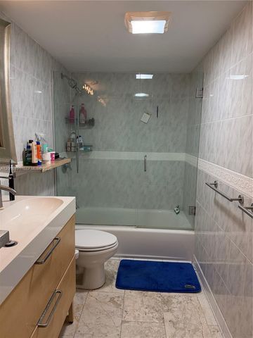 555 NE 15th St 19E, Miami, FL 33132