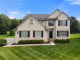 25638 Mccrory Lane, South Lyon, MI 48178